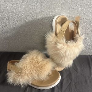 Uggs Women fur sandals sz 5